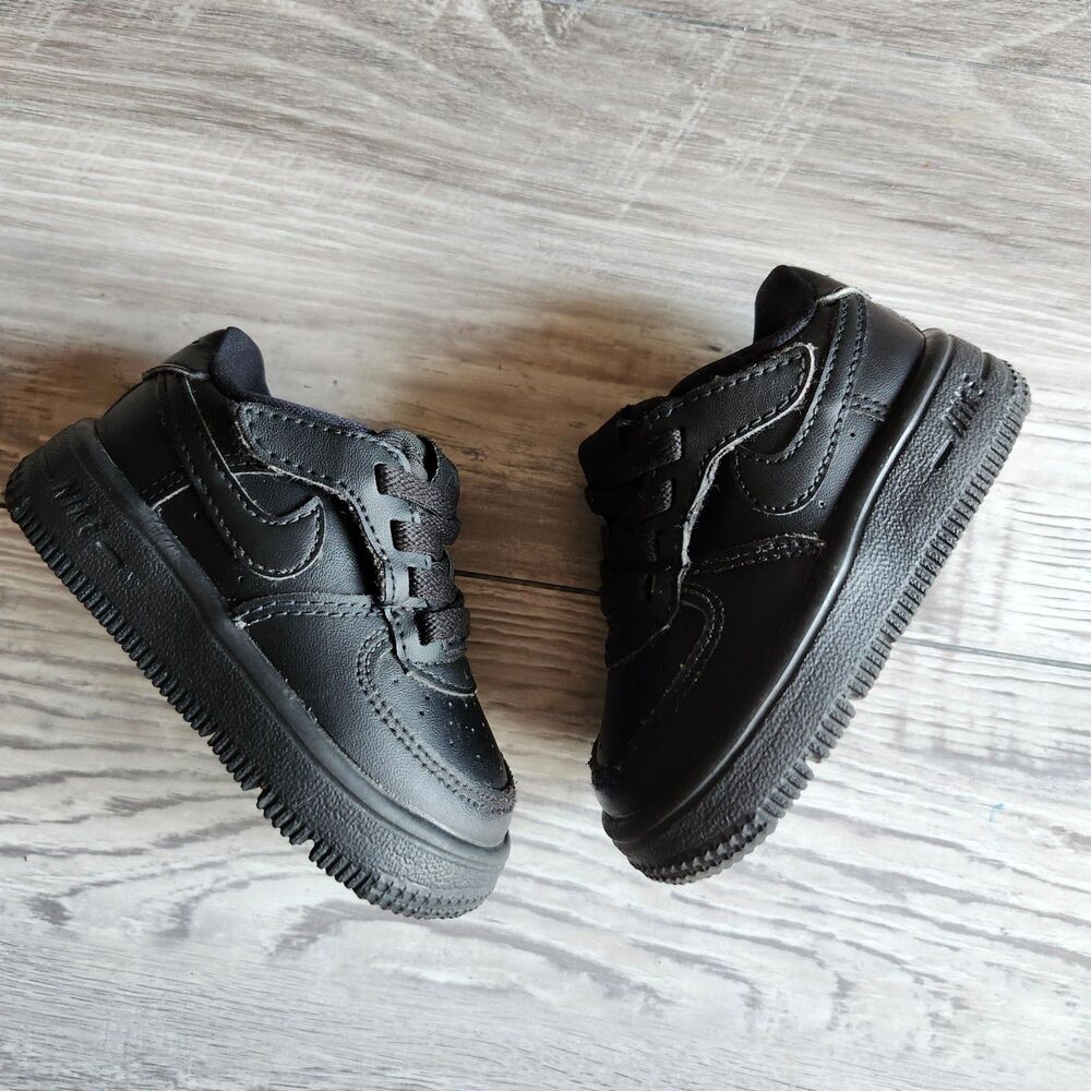 (Infant/ Toddler 3.5) Nike shoes